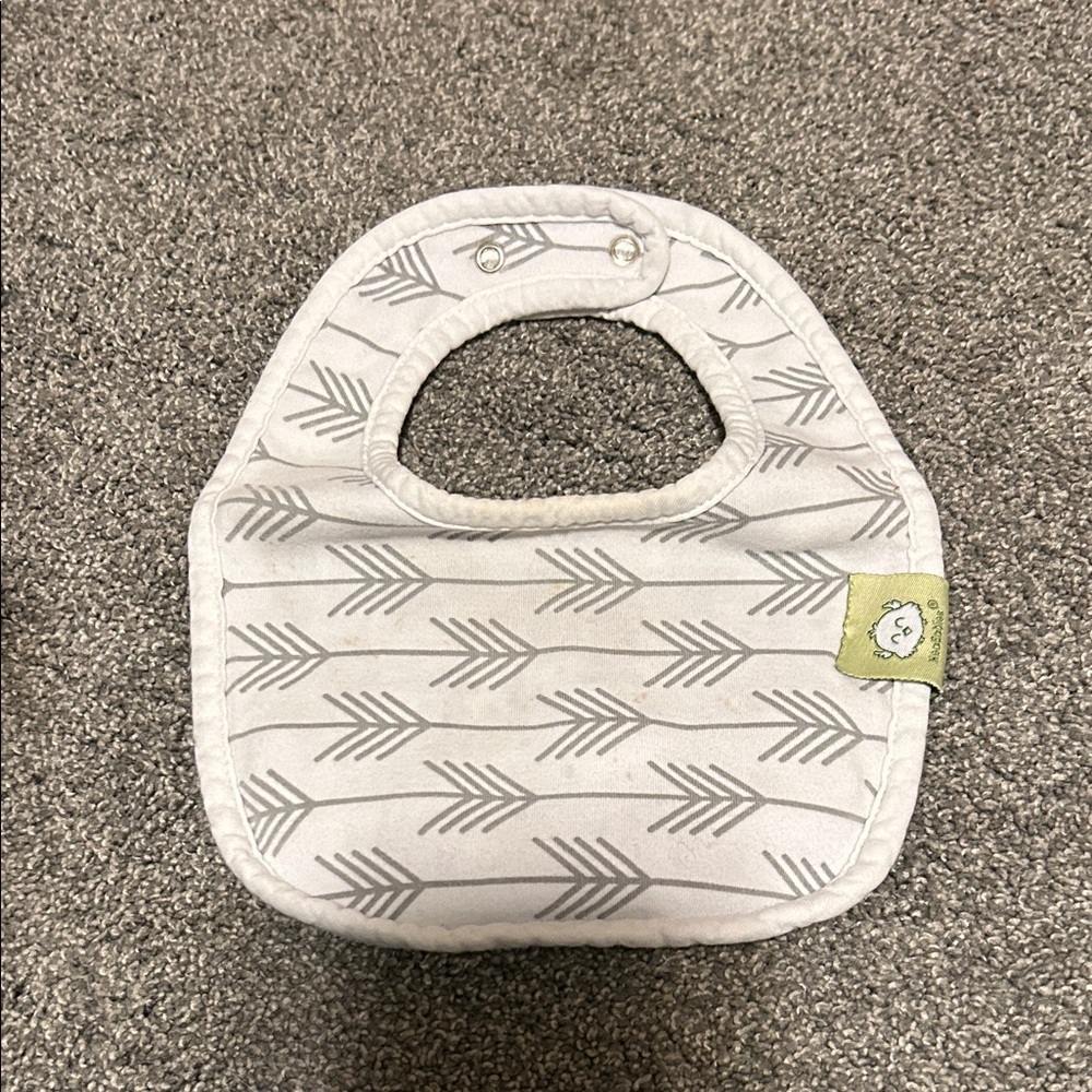 “KeaBabies” Stylish Gray and White Baby Bib Set of 8 - Picture 6 of 10